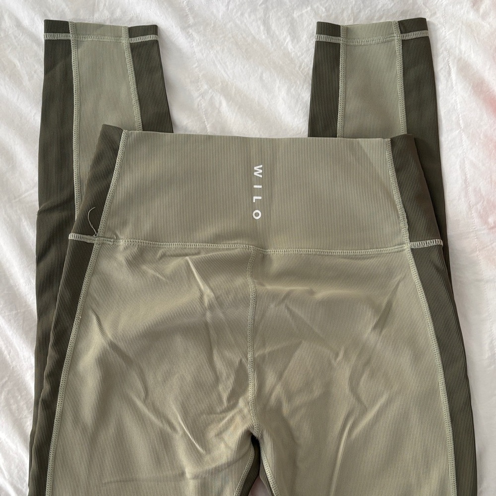WILO Women's Olive Leggings